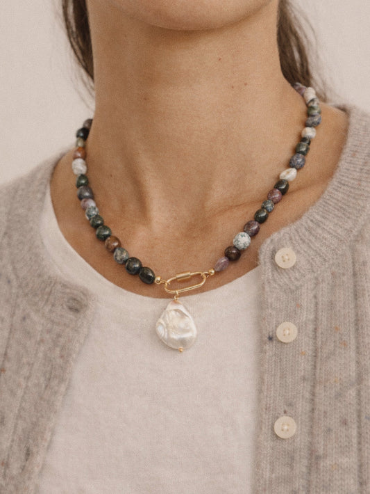 Emerging beauty - necklace