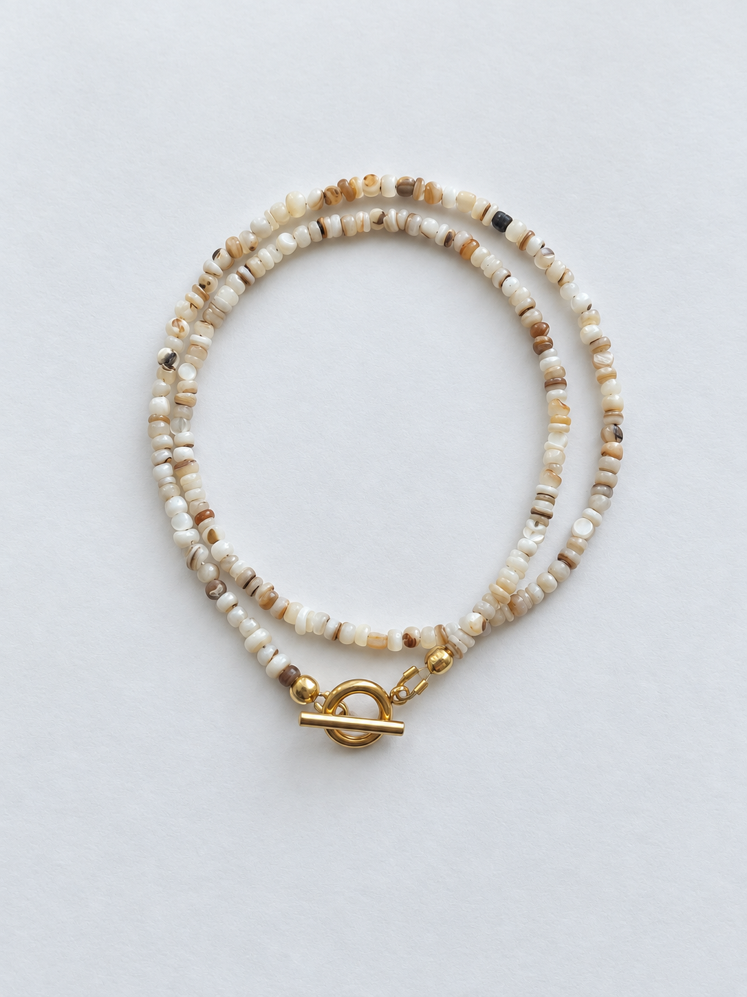Subtle glow - mother of pearl necklace