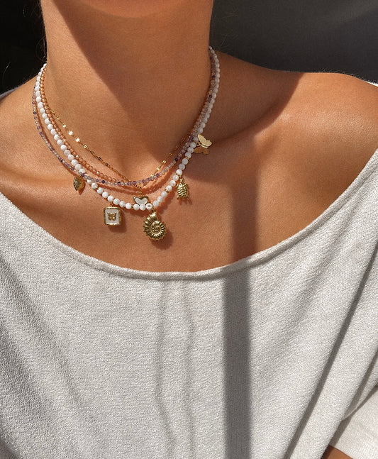Held by nature - white necklace
