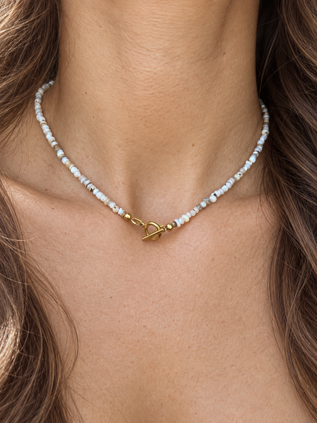 Subtle glow - mother of pearl necklace