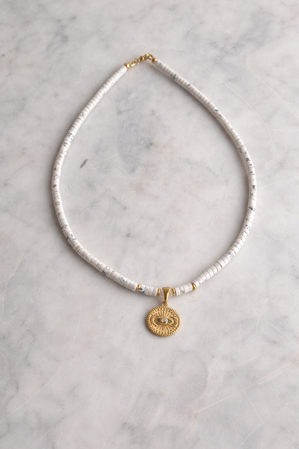 Soft shield - necklace (howlite)